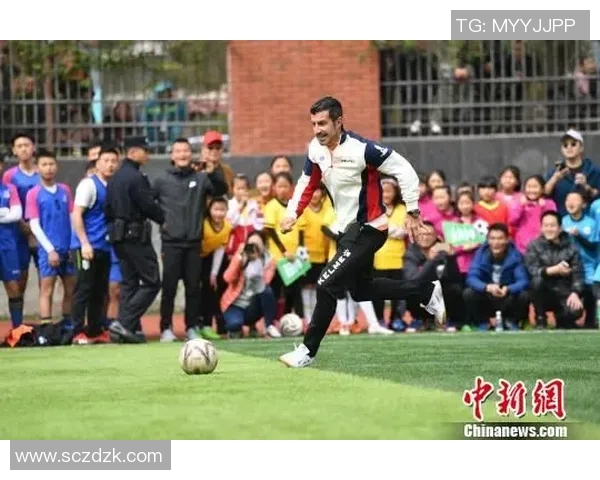 国际当红足球明星的职业生涯与个人魅力全解析